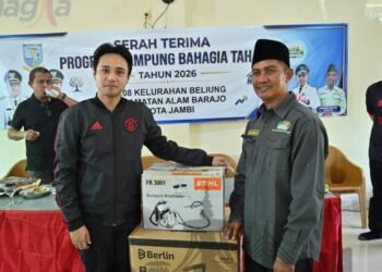Wawako Diza Serahkan Hasil Program Kampung Bahagia di RT 17 dan RT 08