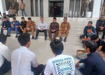Temui Massa Aksi, Syarif Fasha Siap Kawal Laporan Dugaan Pencemaran Lingkungan di Muaro Jambi