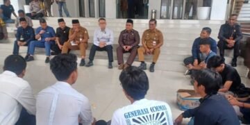 Temui Massa Aksi, Syarif Fasha Siap Kawal Laporan Dugaan Pencemaran Lingkungan di Muaro Jambi