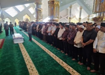 Tangis Iringi Kepergian H. Bakri, Ribuan Pelayat Padati Islamic Center Jambi