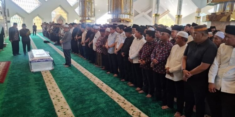 Tangis Iringi Kepergian H. Bakri, Ribuan Pelayat Padati Islamic Center Jambi