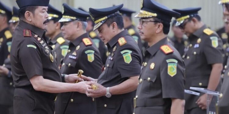 ST Burhanuddin Lantik 15 Kajati, Kasus Besar Diminta Ditangani Serius dan Tuntas