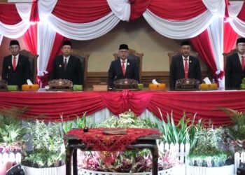 Dewan Perwakilan Rakyat Daerah (DPRD) Kabupaten Muaro Jambi menggelar rapat paripurna istimewa