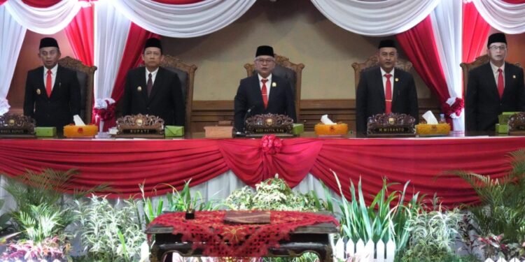 Dewan Perwakilan Rakyat Daerah (DPRD) Kabupaten Muaro Jambi menggelar rapat paripurna istimewa